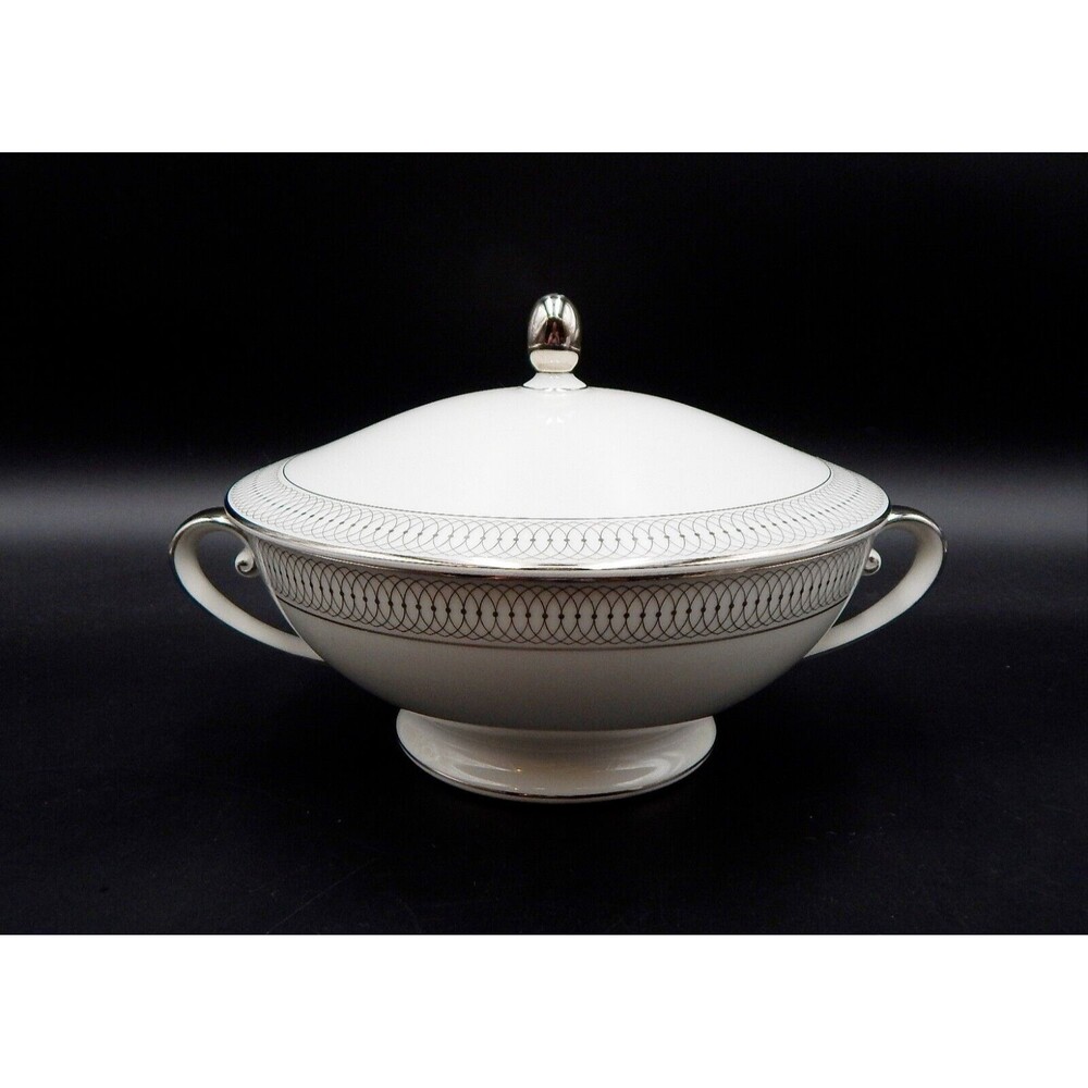 Tirschenreuth Bavaria The Elgin #2270 Lidded Covered Serving Casserole 8 In